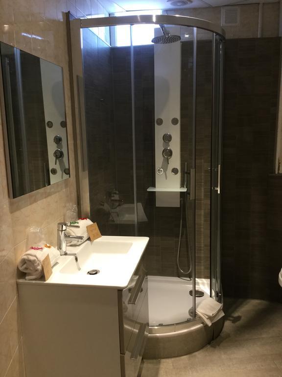 Hotel Restaurant Le 8 Mandelieu Kültér fotó