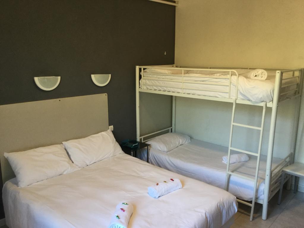 Hotel Restaurant Le 8 Mandelieu Kültér fotó